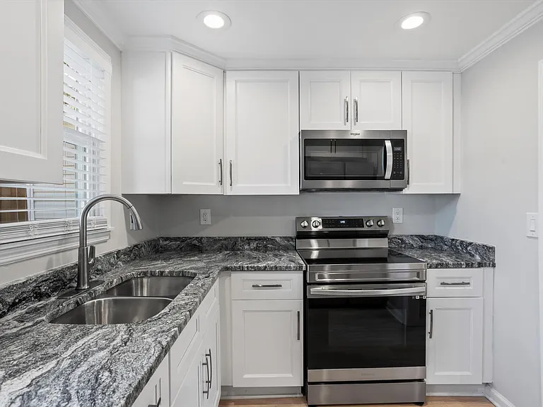 531 1/2 Pershing Dr — Photo 9