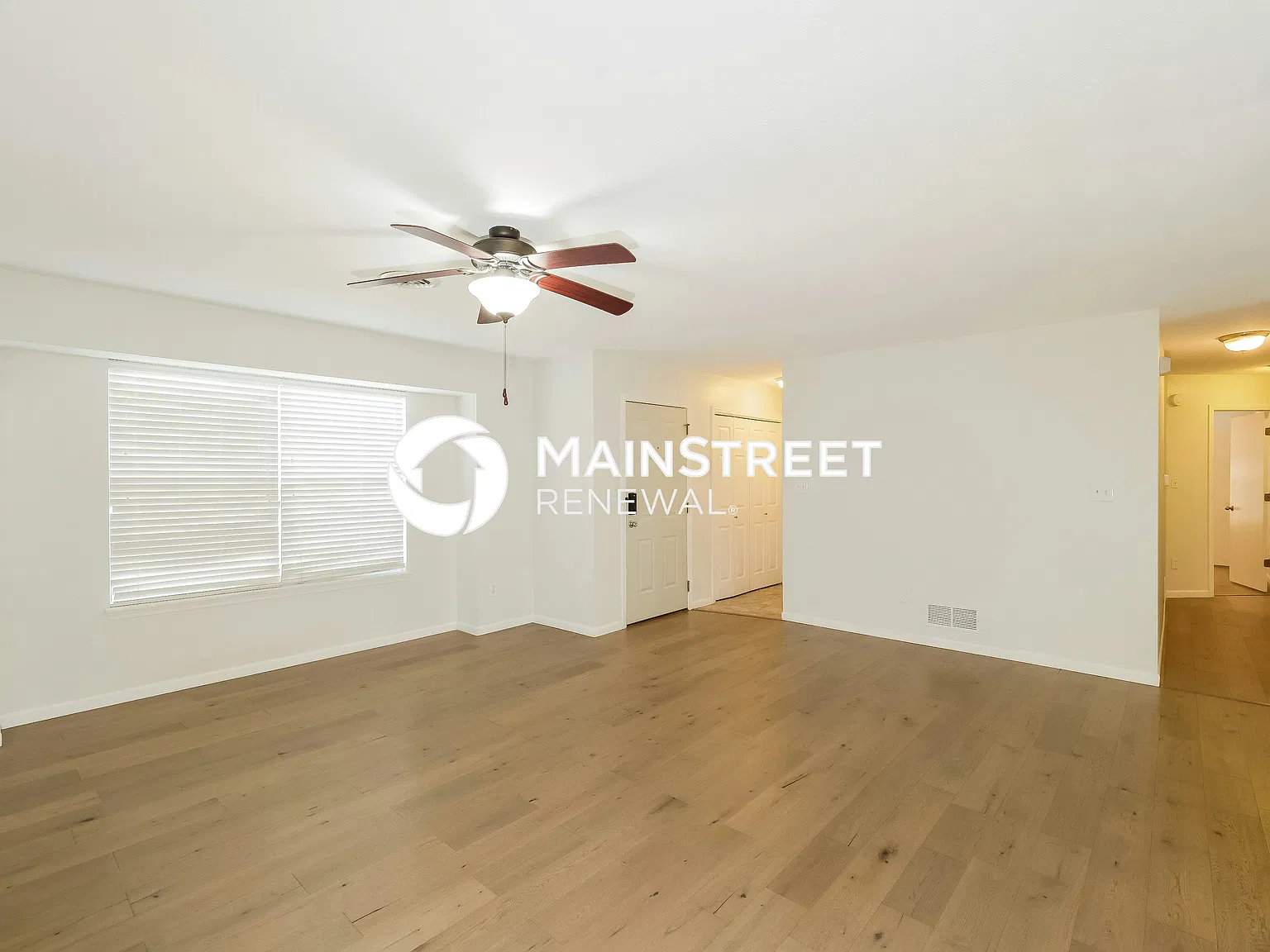 1003 Stonebrook Ln — Photo 4