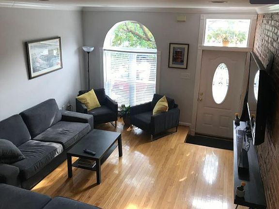 2nd image of 130 N Milton Ave
