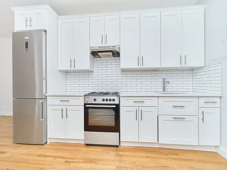 529 E 81st St #5D — Photo 2