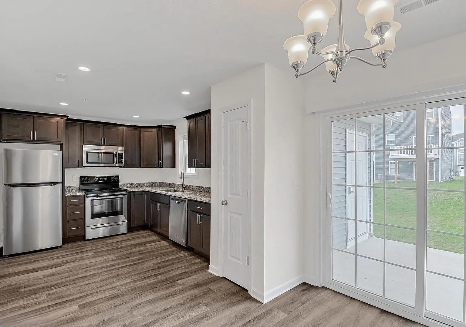 Brand New Home For Rent — Photo 2