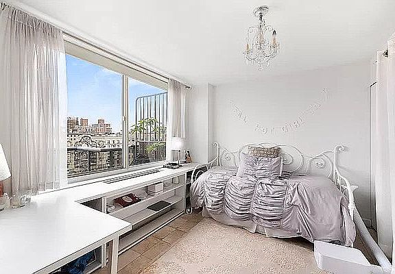 2nd image of 250 W 90th St Penthouse E1