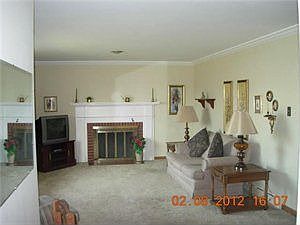 2nd image of 1513 Erie Ave
