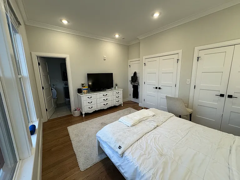 464 Sumner St #2 — Photo 5