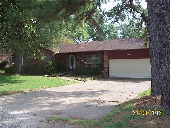 1st image of 720 N Hillcrest St