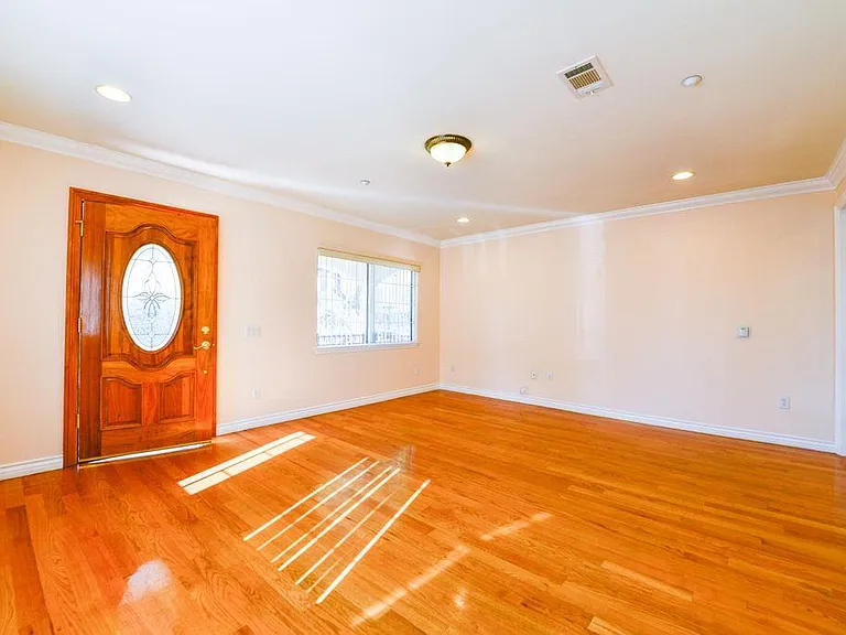 3230 Roberts Ave #1 — Photo 8