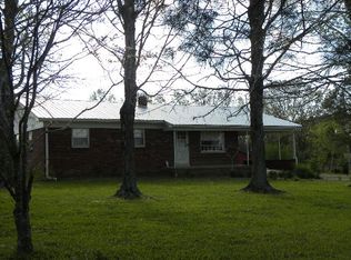 7438 Cedar Grove Rd, Big Sandy, TN 38221