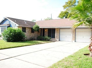 2406 Raspberry Ln, Pasadena, TX 77502