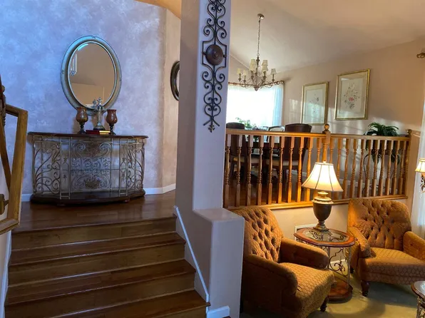 8944 Warmsprings St, Elk Grove, CA 95758