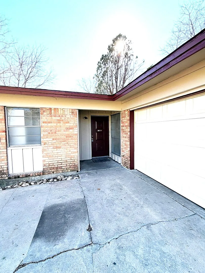 Fantastic Corner Lot Home in Harker Heights — Photo 2