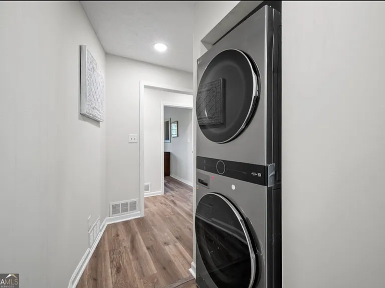 3175 Westwood Dr — Photo 12