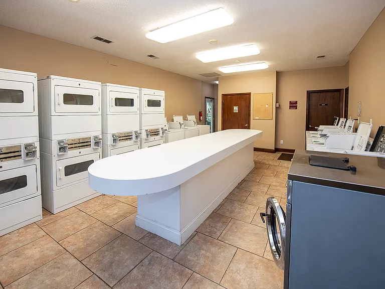 Park Hills Apartments — Photo 26