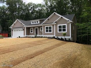 4095 Ronalds Rd, Dorr, MI 49323