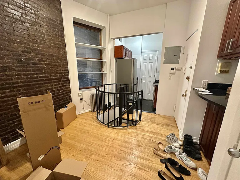 222 E 21st St #1D — Photo 3