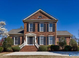 109 Robin Ln SE, Huntsville, AL 35802