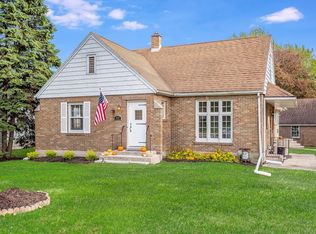 958 Dekalb Ave, Sycamore, IL 60178