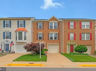 7453 Gadsby Sq, Alexandria, VA 22315