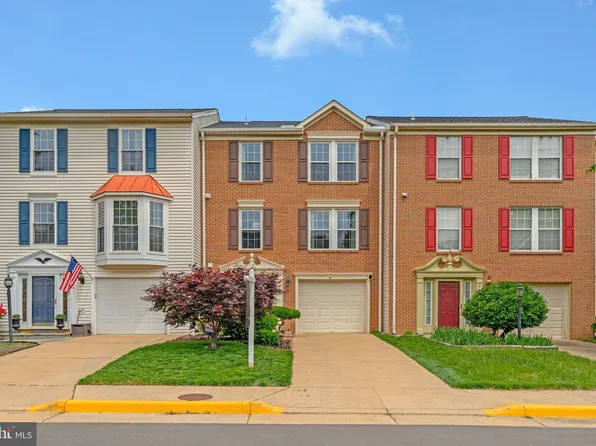 7453 Gadsby Sq, Alexandria, VA 22315
