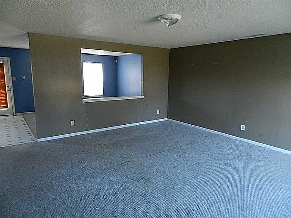 3rd image of 9189 Summerfield Dr