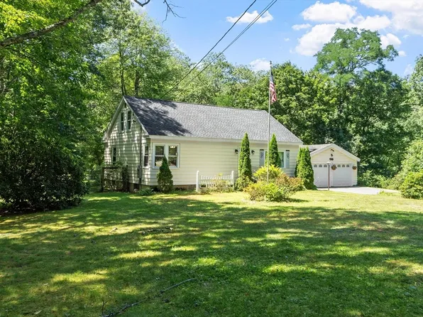 84 Fern Ave, Amesbury, MA 01913