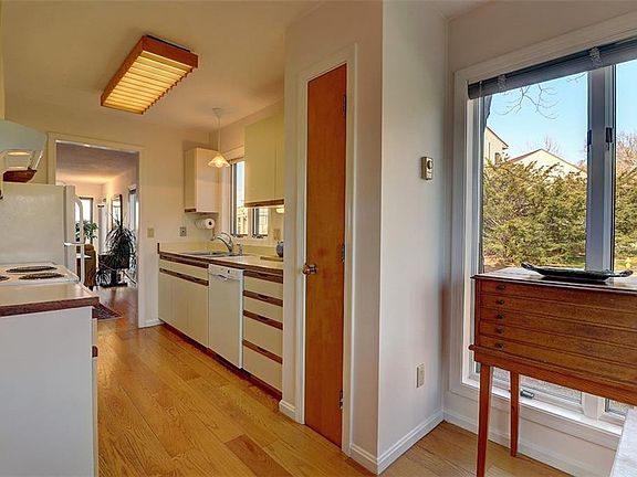 5th image of 133 Windward Ln Unit 133