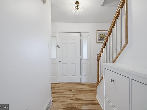 3rd image of 2822 Ridings Way