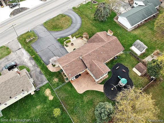 3rd image of 1390 Oakland Ave