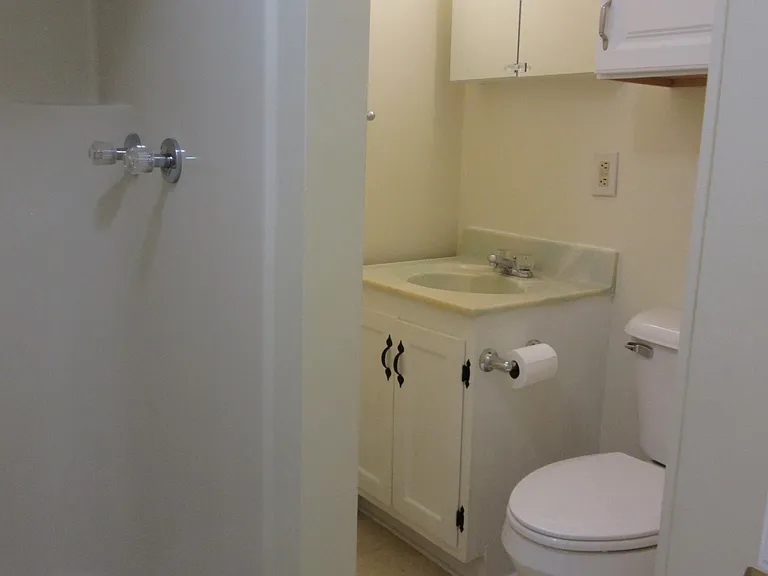 10 Ash St #2 — Photo 5