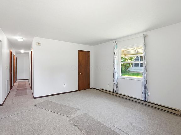 5th image of 472 Dogwood Ln