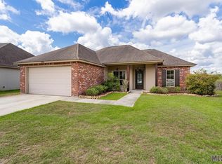 31061 Autumn Lake Dr, Walker, LA 70785