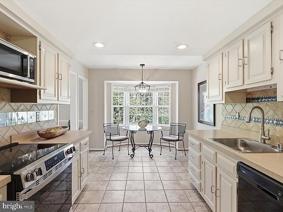 5th image of 9251 Bailey Ln