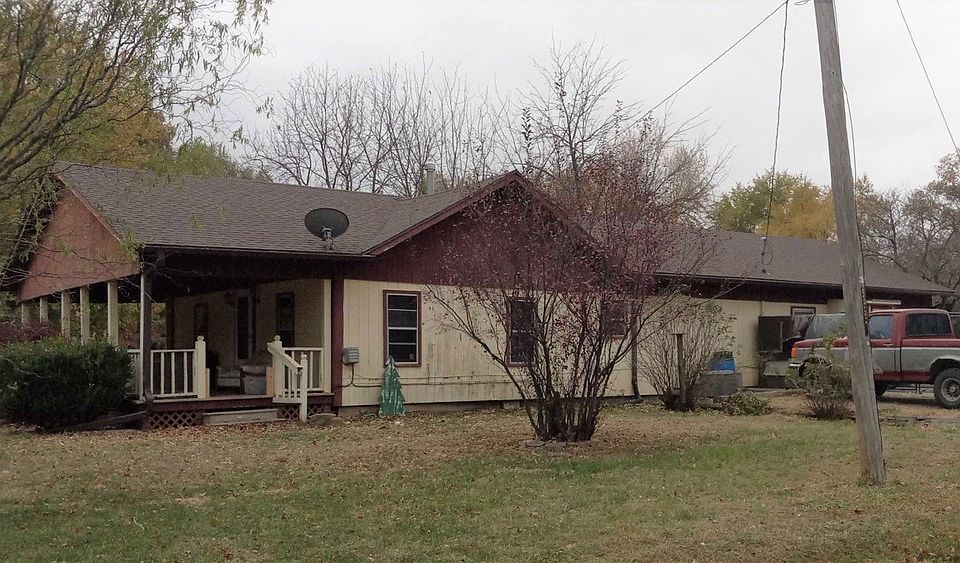 203 S 1st St, Carbondale, KS 66414 Zillow