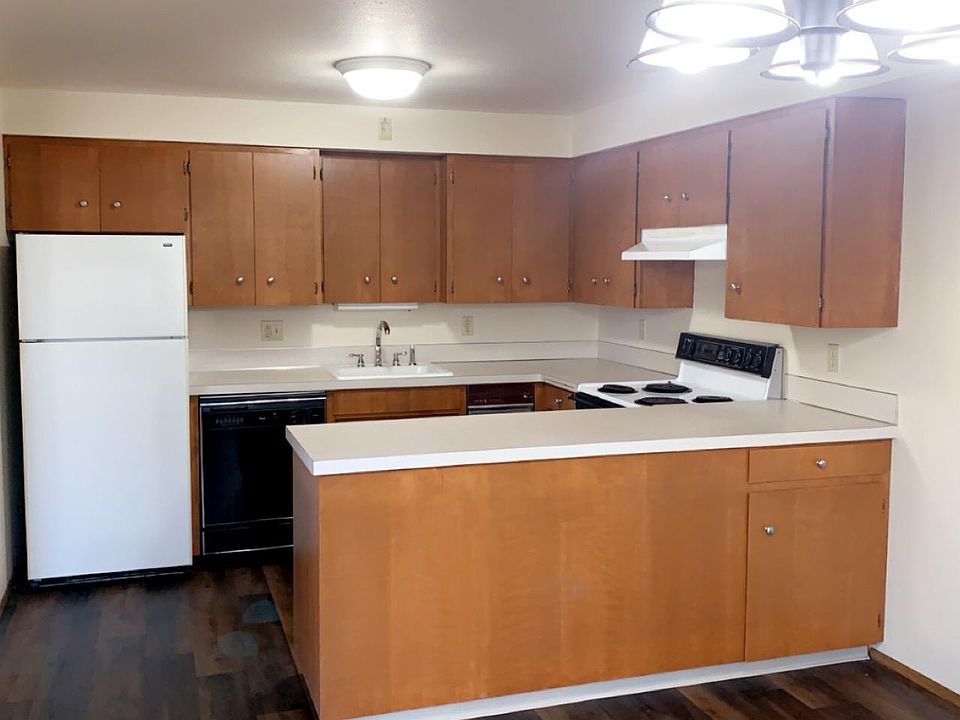 1st image of 406 La Villa Dr #406