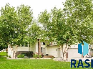 1712 Locust Ave, Brandon, SD 57005