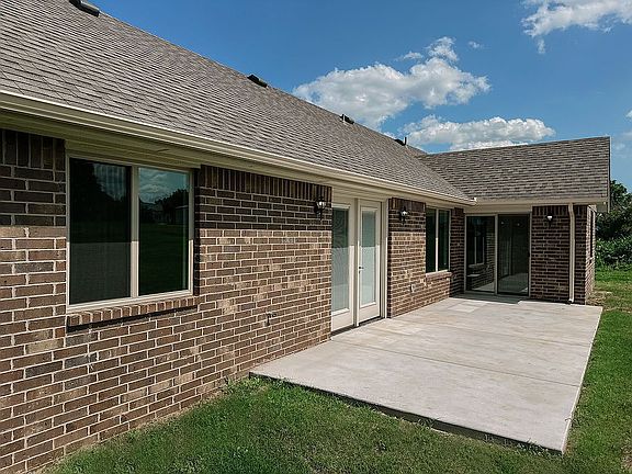 SLIDING DOOR MASTER TO PATIO