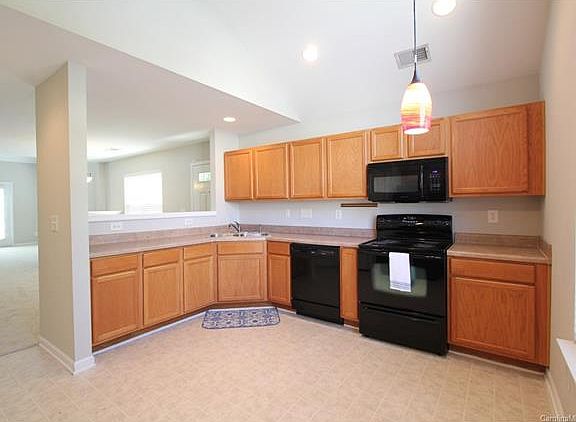 4th image of 11219 Blake Port Ct #0