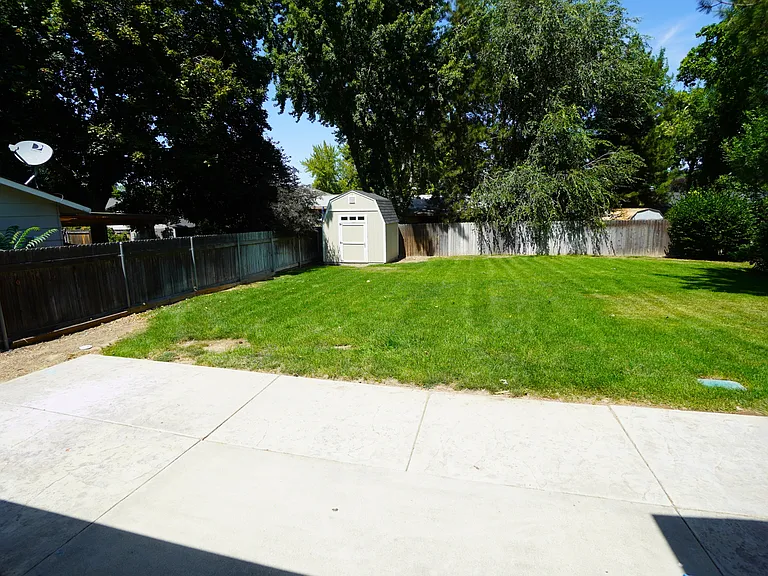 698 S Berwick Dr — Photo 29