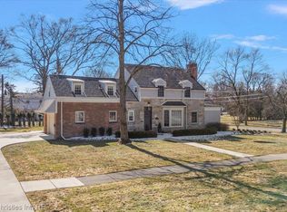 18943 Riverside Dr, Beverly Hills, MI 48025