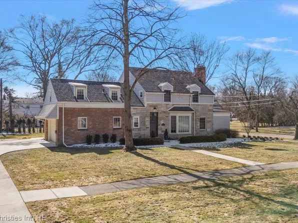 18943 Riverside Dr, Beverly Hills, MI 48025