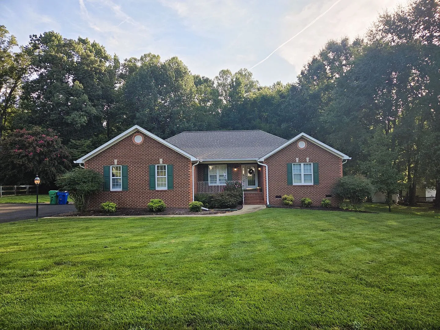 6 Month Lease Opportunity With Lawncare Provided Moseley Virginia — Photo 1