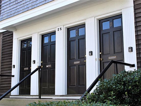 2nd image of 25 W Narragansett Ave