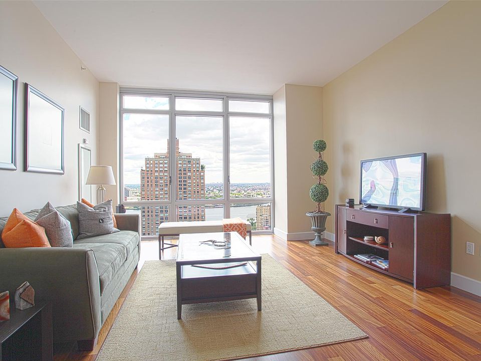 1st image of 333 E 91st St APT 33B