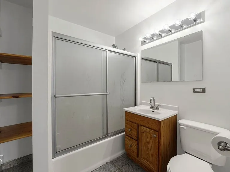 105 E Red Oak Ave — Photo 7