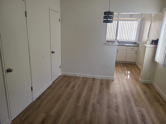 5th image of 831-833 E Ocean Blvd #3