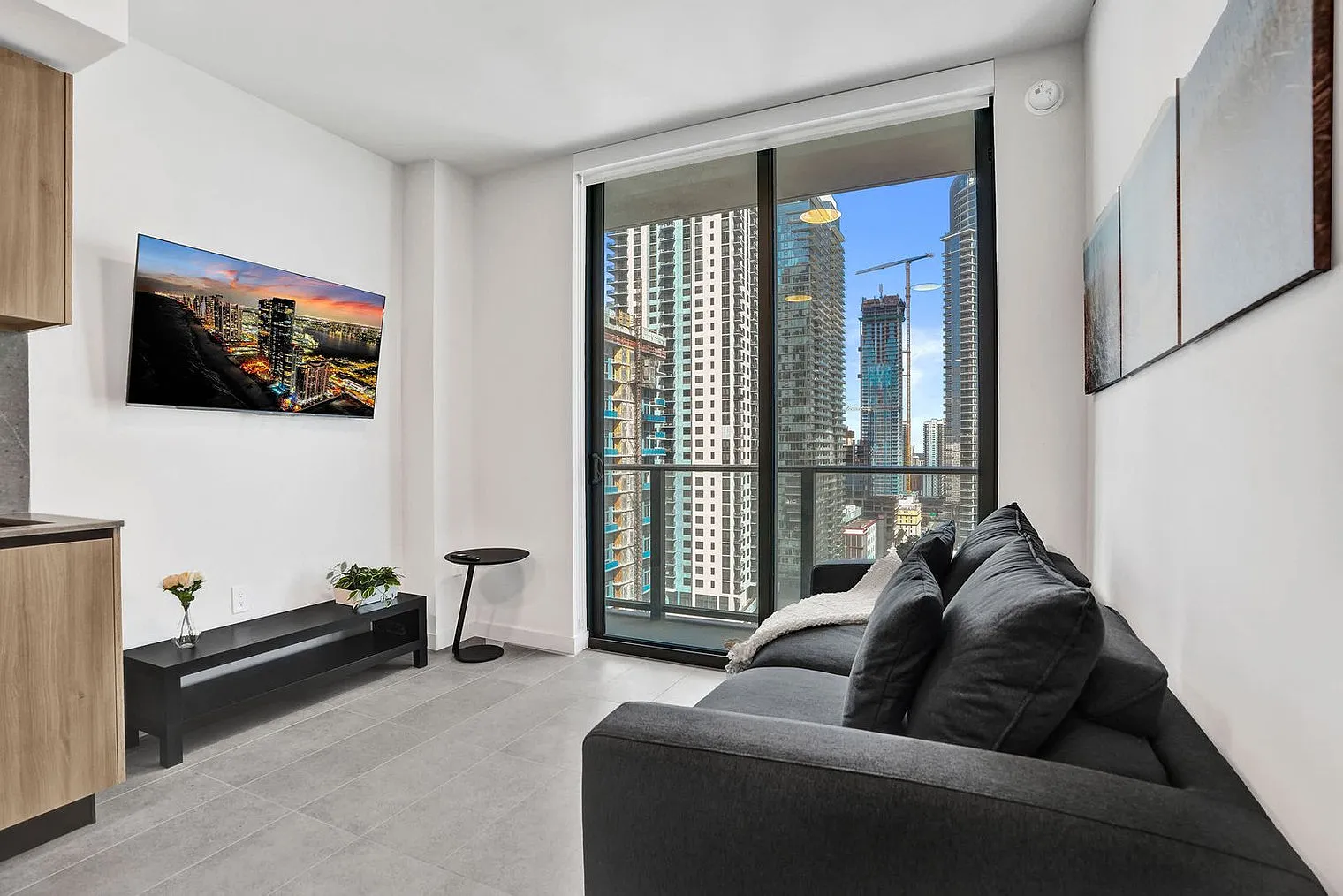 1 bed, 2.0 bath, $4,500 — Photo 3