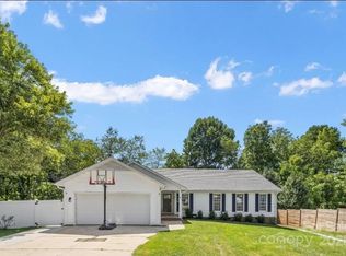 14 Primrose Ln, Asheville, NC 28805