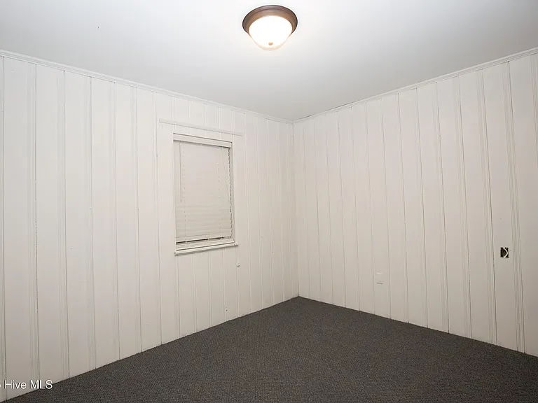 345 E New Hampshire Ave — Photo 52