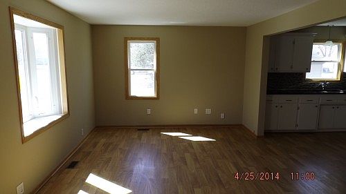 4th image of 120 Linden St N