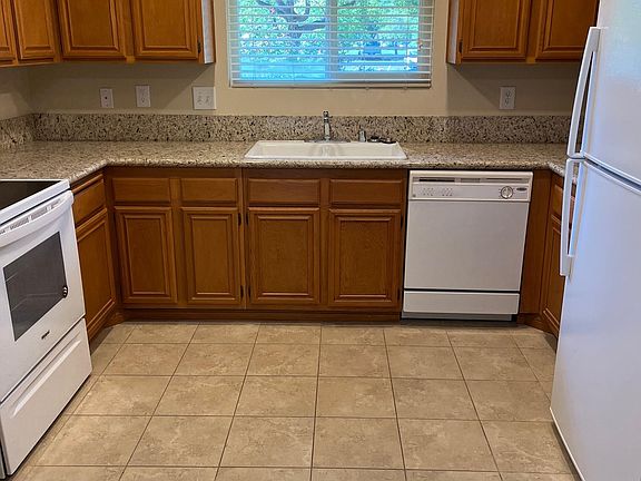 5th image of 16920 Spaatz Cir