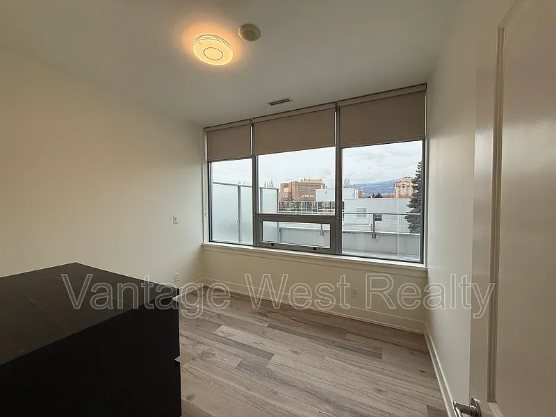 1 bed, 1.0 bath, $1,300 — Photo 3